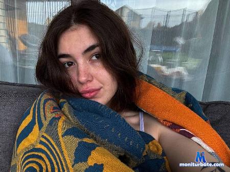 shanelle-junkin flirt4free performer Hello dear! I'm new here and wanna meen and have much fin with u! Let's have much great time!