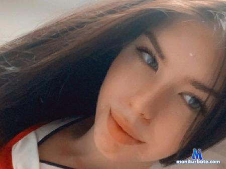 bailey-bloss flirt4free performer welcome to my site guys and enjoy my skinny body. I love to be free and make happines
