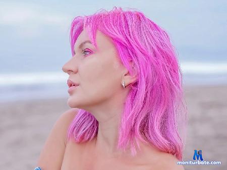 sally-pink flirt4free performer My first day was sooo great! I want more and more! I`ll prepare a swimming suit for tomorrow 