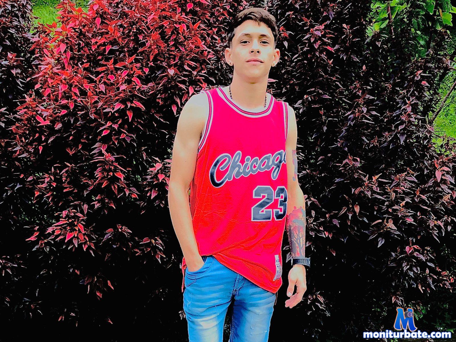 charlie-manzano Flirt4free performer 