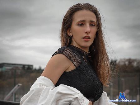 alandra-raven flirt4free performer Lets play some games guys! Gamer girl here - let's dive into the virtual life and maybe your mind ;)