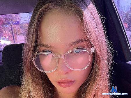 hazel-morris flirt4free performer Hey its my first time here! ^^