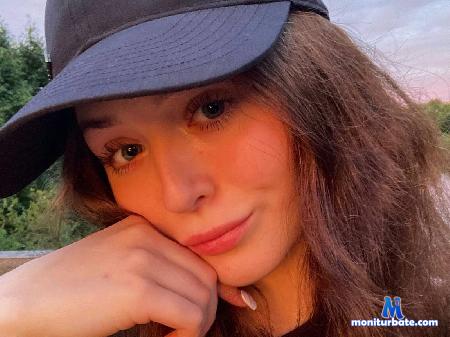 tamie-stecker flirt4free performer hellooo! my name's Adele! welcome to my room!