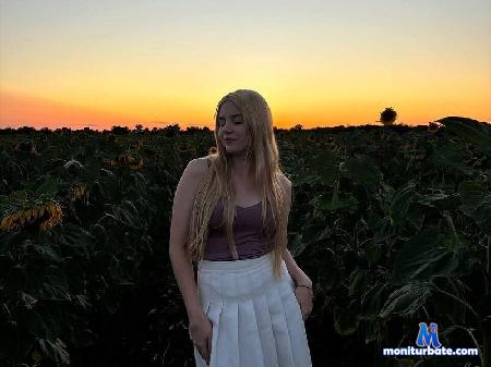 philippa-frankson flirt4free performer Welcome! I am new yet and i really want to create my personal fan club!