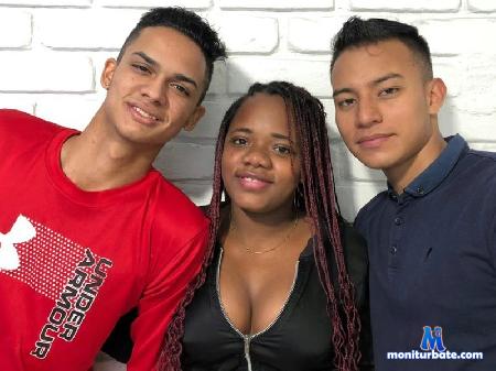 aitoralem-and-bruno-cox-and-lacie-lane flirt4free performer Trio de 2 chicos con chica de ecnia negra dispuestos a follar