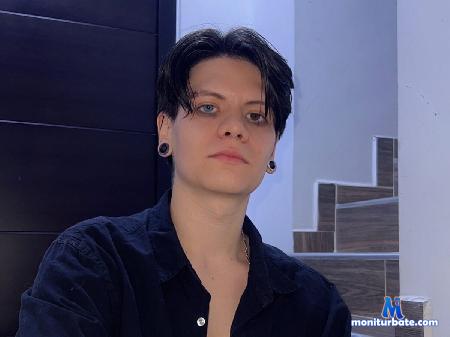 leo-morreti flirt4free performer If you look at me too much, you'll get hot. but that's part of the plan.