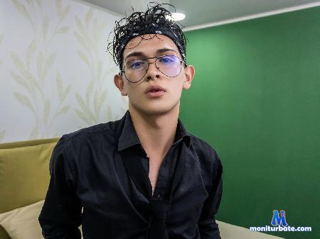 drake-pack flirt4free performer I am quite animated to play so here with me you can have a lot of fun. 