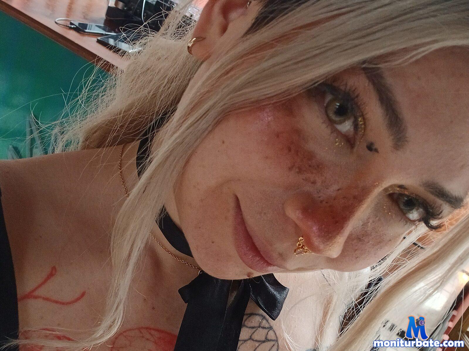 belisa-riva Flirt4free performer Anal Double Penetration Role Play/Costumes Submission Dirty Talk Vibrator Butt Plug Jerk off Instruction Glass Dildo Piercings and Tattoos Cowboy/Cowgirl Cosplay Smoking Wet and Messy