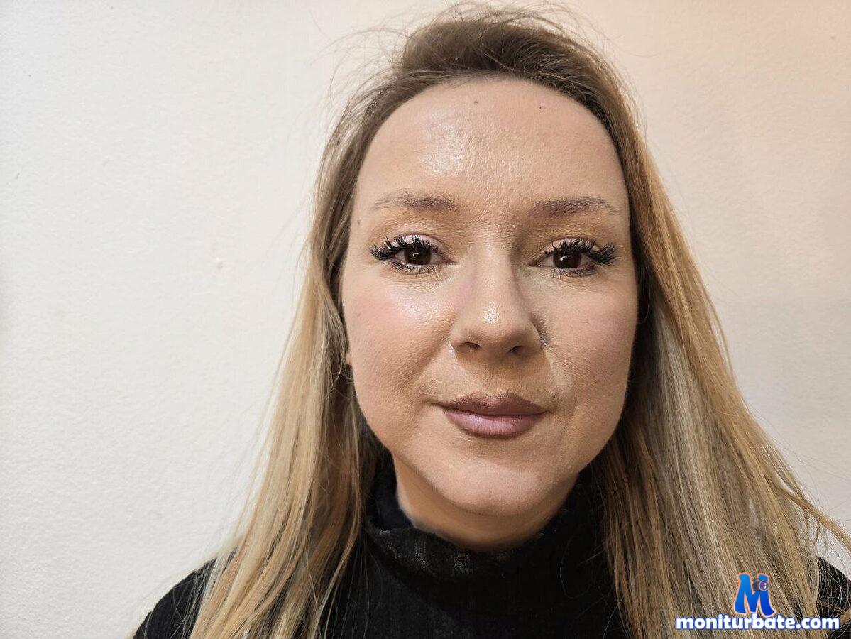 foxy-kandy Flirt4free performer Feet Nipple Play Cock Teasing Domination Spanking Training Breast Play Smoking Wet and Messy Pony Play