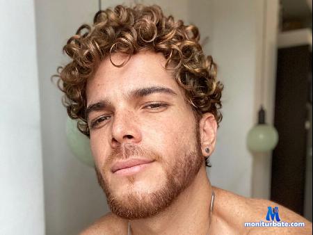 ginger-bred flirt4free performer wanted a ginger sexy and hairy latio? here i am to make your dreams come true