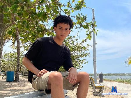 zack-watson flirt4free performer Sutil cuando quiero, salvaje cuando me provocas. Soy placer con estilo