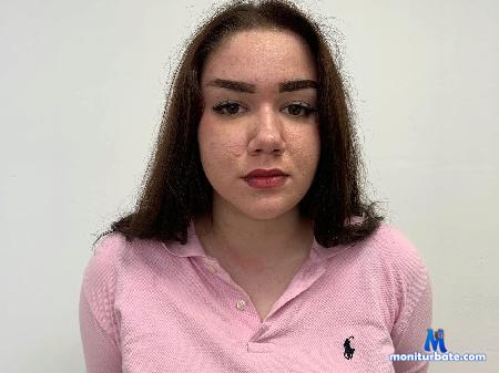 darcy-gustman flirt4free performer Hi sweet! we want play! Play with us pls!