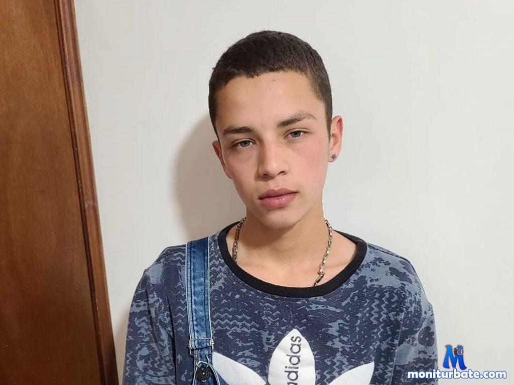 angel-aaronn Flirt4free performer 