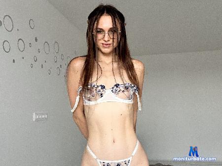 yumiai flirt4free performer Young and attractive girl next door is waiting for her prince, who could make her happy!
