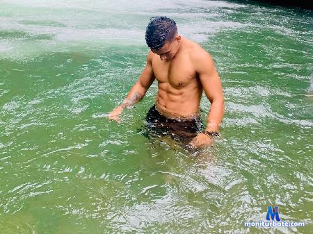 tom-sech flirt4free performer COME AND ENJOY TOTAL LUST WITH A FIERY BODY