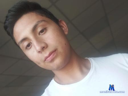 mohamet-santy flirt4free performer Soy un chico muy cachondo que le gusta experimentar cosas nuevas y puedo portarme mal contigo cuando