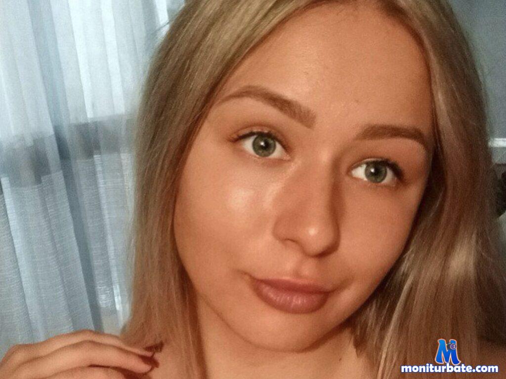 erica-lun Flirt4free performer Teasing Bad Cop/Good Cop Spanking