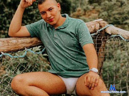 mike-ferrari flirt4free performer I am not only a charm for the eyes, but also food for the soul. I will delight you with my seduction