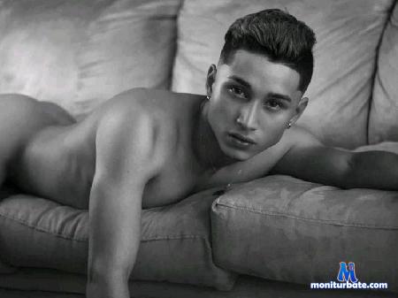 matteo-latino flirt4free performer welcome to my living room, I assure you you will enjoy me