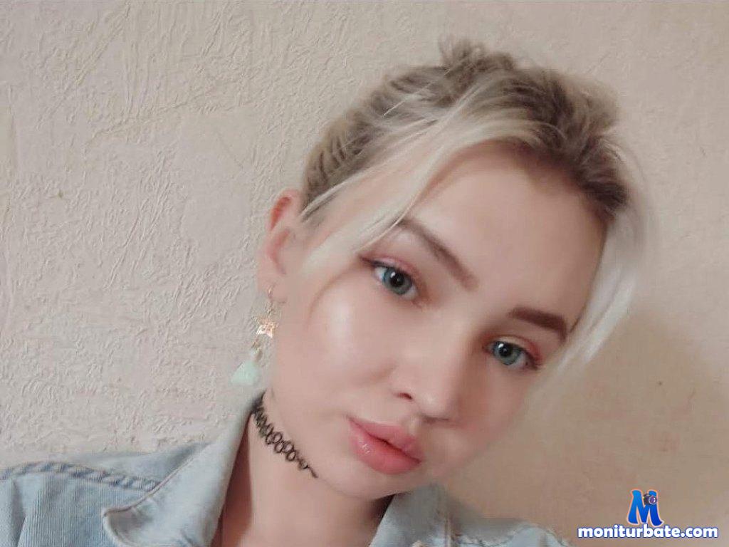 hot-robinson Flirt4free performer Anal Feet Vibrator Nipple Clamps Slaves Smoking