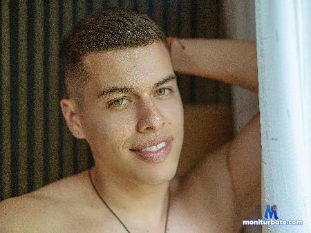 thayler-dirty flirt4free performer Come get lost on my deep green glaze eyes 