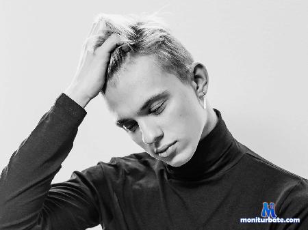 andrew-bjorn flirt4free performer I am a sporty sexy guy who loves traveling and funny books