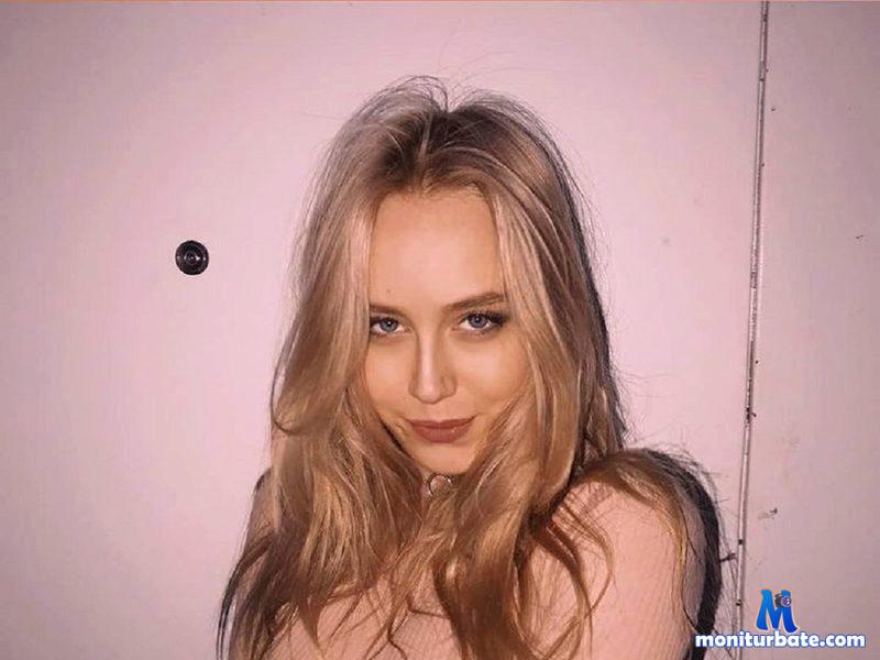 carolina-cristal Flirt4free performer Feet Nipple Biting Nipple Play Submission Cock Teasing Stockings/Panty Hose Teasing Legs Spanking Voyeurism