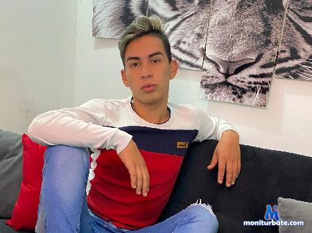 dimitri-green flirt4free performer Im a very confident guys who wants to learn new ways to feel pleasure.