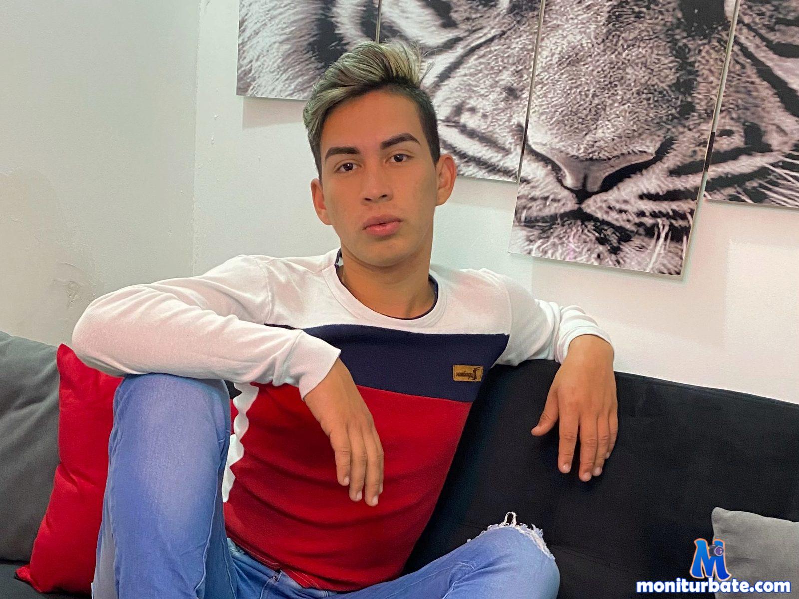 dimitri-green Flirt4free performer Anal Feet Nipple Play Submission Handcuffs Legs Tickling Exhibitionism