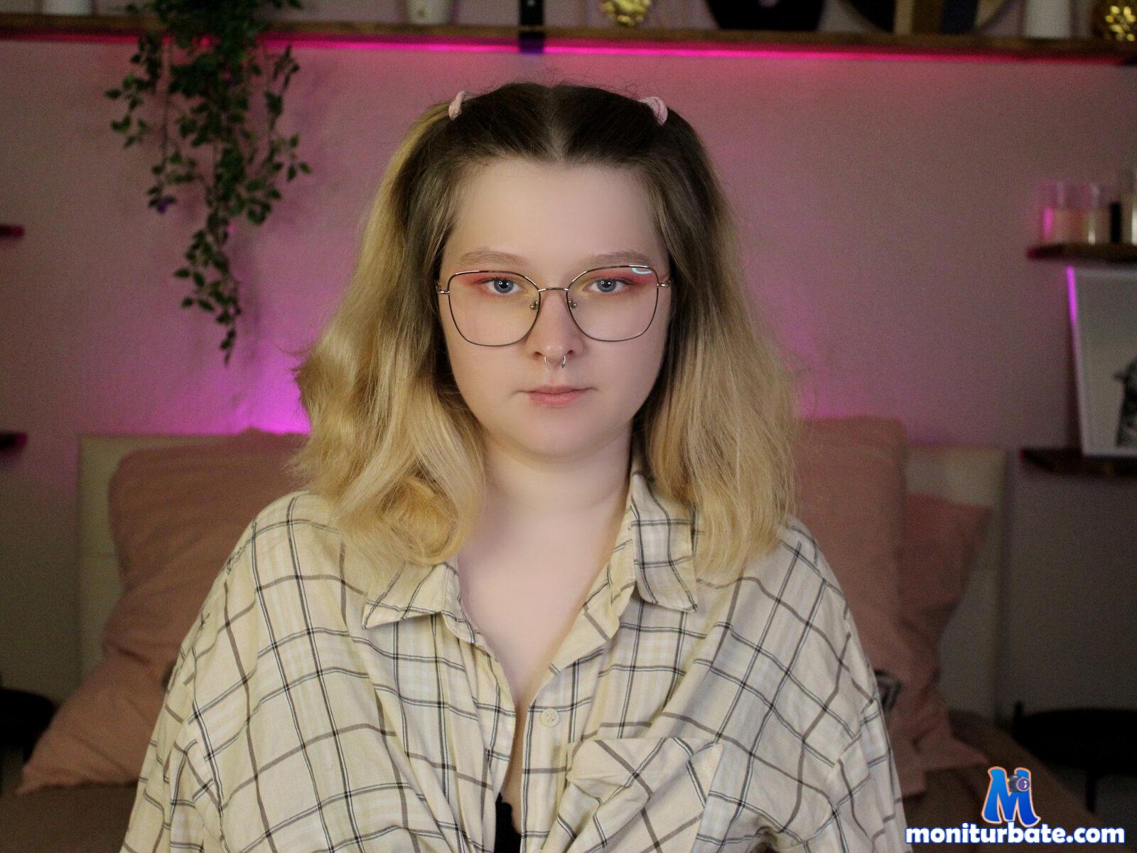 elaine-solomon Flirt4free performer Feet Nipple Play Role Play/Costumes Boss / Secretary Dirty Talk Doctor / Nurse Service Worker/Housewife Jerk off Instruction Teasing Handcuffs Nipple Clamps Whip Bad Cop/Good Cop Coach/Trainee Spanking Tickling Smoking Collar and Leash Gags and Blindfolds