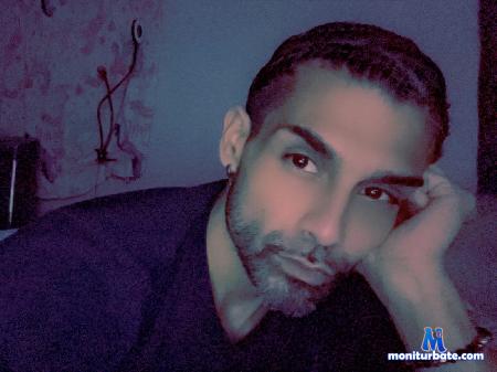 reza-akbar flirt4free performer LET'S VIBE OUT