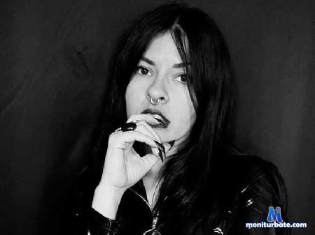 daenerys-rouge flirt4free performer  WHO WELL BEGINS GOOD FINISH