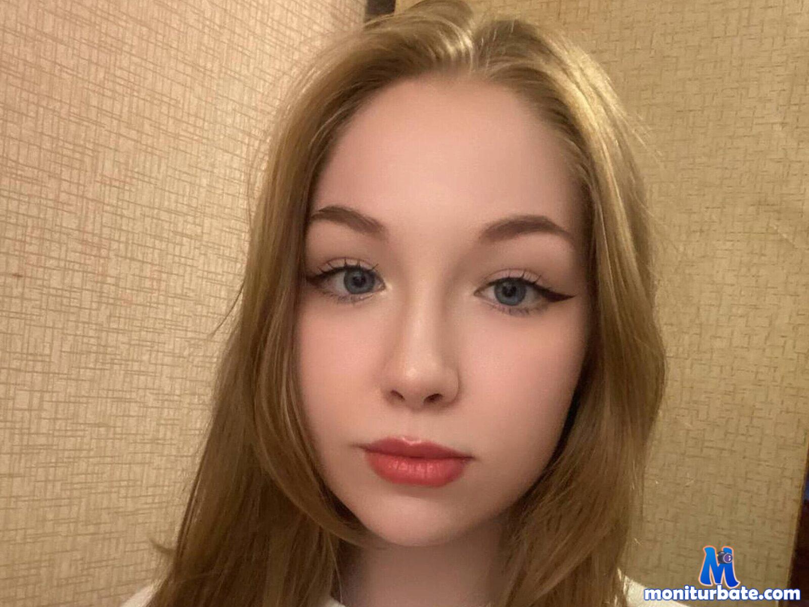 alycia-yearwood Flirt4free performer Feet Nipple Play Role Play/Costumes Dirty Talk Vibrator Domination Face Sitting Teasing Legs Piercings and Tattoos Smoking Wet and Messy