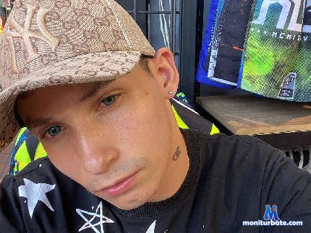 isak-berekova flirt4free performer I like to eat semer and be submissive so you can dominate me. 