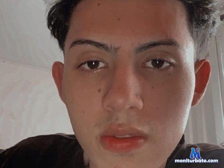 mattie-aaron flirt4free performer I am a guy 19 years old here and I just want we spend a great time