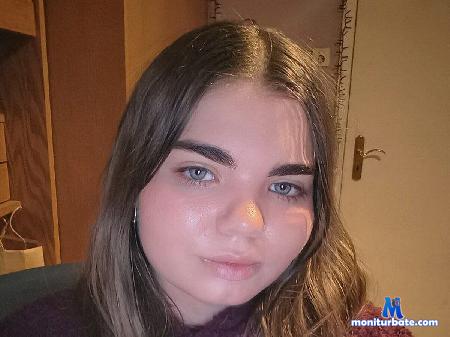 dallas-fosselman flirt4free performer Hi sweet! we want play! I'm Angie! Play with us pls!