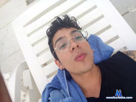 tiger-stripes flirt4free performer Hello! I'm tiger, I'm a colombian boy
