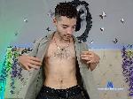 zoroo-roronoa flirt4free livecam show performer shy, but funny, new here but ready for what it comes!