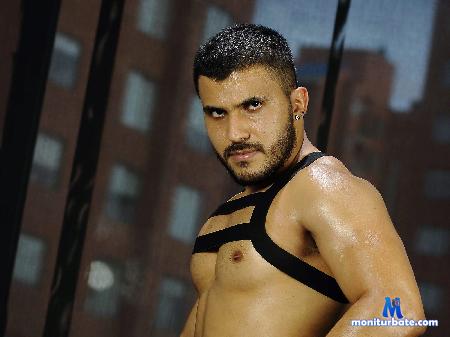 lucian-andretti-gym flirt4free performer No money, No honey