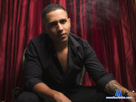 lucas-wattsons flirt4free performer Always willing to listen and to have a great time!