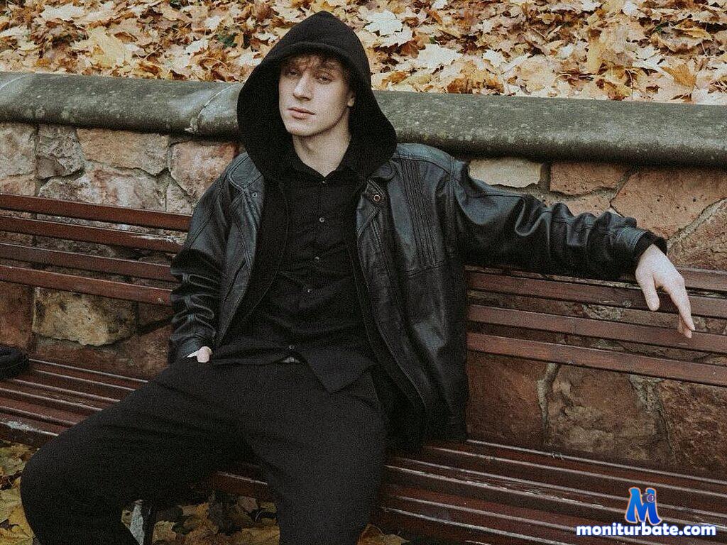 charles-dreams Flirt4free performer 