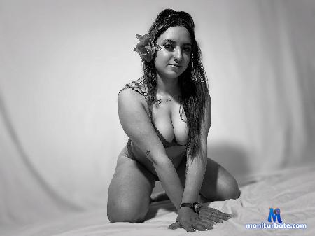 lizz-adams flirt4free performer I want to drown in your lips, whisper to you with silent words the desire that I feel to be part of 