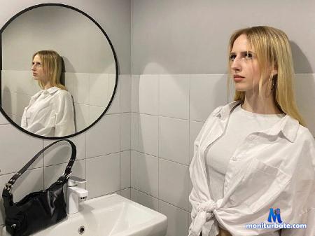 maurine-kinerson flirt4free performer Sweet voice, slow tease, real connection