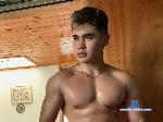 fox-angel flirt4free livecam show performer Muscular stud ready to fulfill your dirty desires