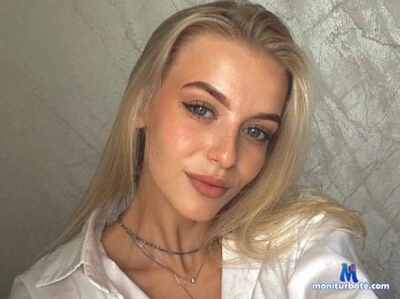 samanta-kittie flirt4free performer I am here to try new experience. 