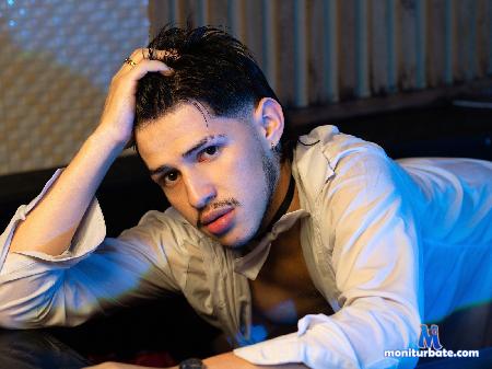 nathan-ferrara flirt4free performer Dare to connect. Where seduction leads to forbidden pleasures.