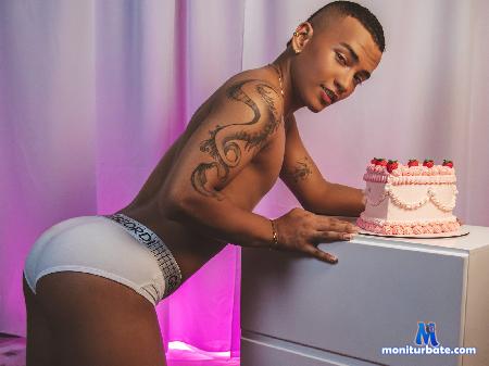 rafael-leonn flirt4free performer I'm a horny sissy boy waitting fro fun