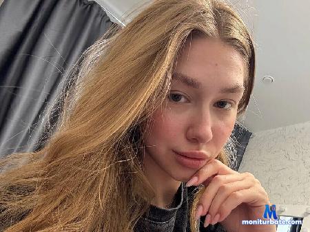 cleo-micha flirt4free performer Tonight'​s ​Vibe ​with ​Emma  ​Sweet ​but ​savage  ​From ​teasing ​moves ​to 