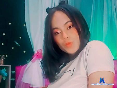 roxie-lovette flirt4free performer Angel face, devil thoughts.