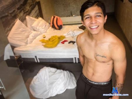 julio-browm flirt4free performer We know little about each other, but we are willing to do it to satisfy you